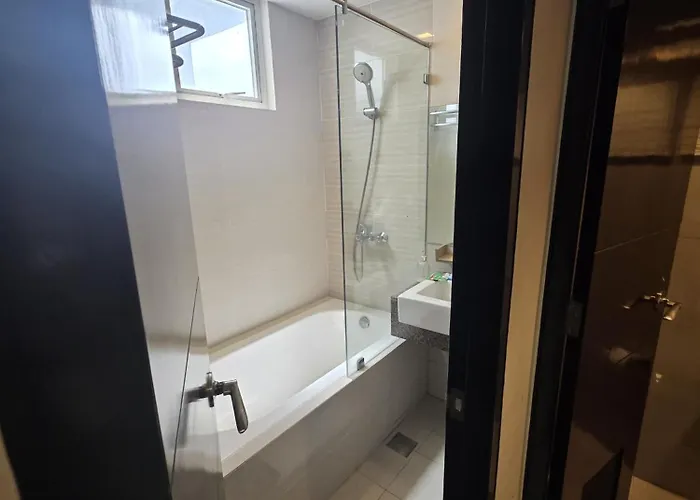 Aparthotel Mactan Newtown 2 Bedrooms With Balcony *